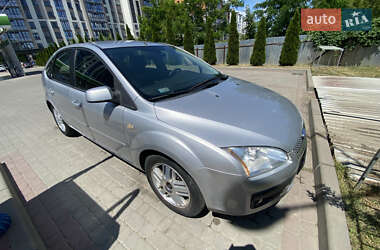 Хэтчбек Ford Focus 2005 в 