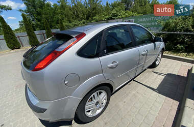 Хэтчбек Ford Focus 2005 в 