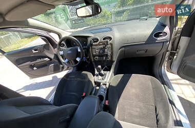 Хэтчбек Ford Focus 2005 в 