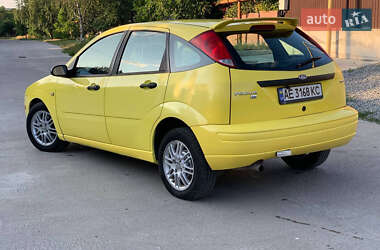 Хэтчбек Ford Focus 2004 в 