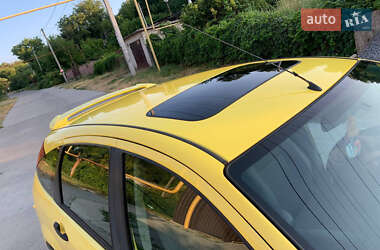 Хэтчбек Ford Focus 2004 в 