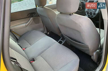 Хэтчбек Ford Focus 2004 в 