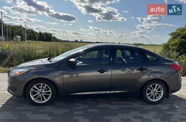 Седан Ford Focus 2015 в 