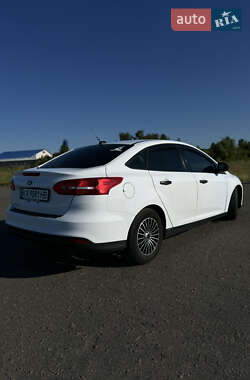 Седан Ford Focus 2015 в 