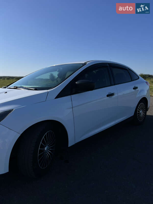 Седан Ford Focus 2015 в Березному