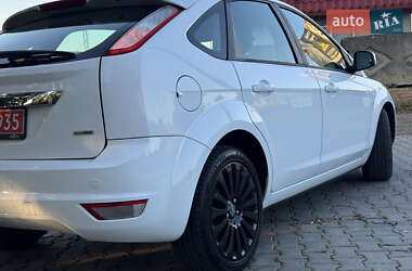 Хэтчбек Ford Focus 2009 в 