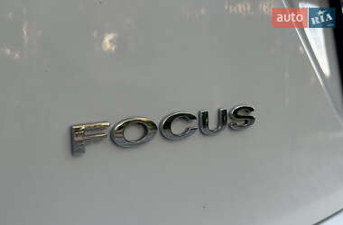 Хэтчбек Ford Focus 2009 в 