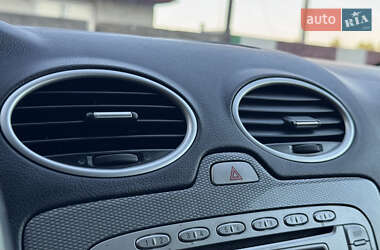 Хэтчбек Ford Focus 2009 в 