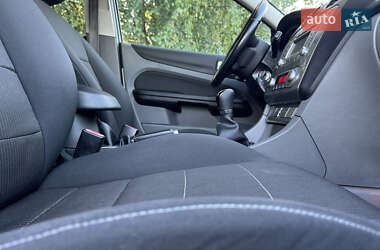 Хэтчбек Ford Focus 2009 в 