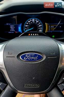 Хэтчбек Ford Focus 2012 в 