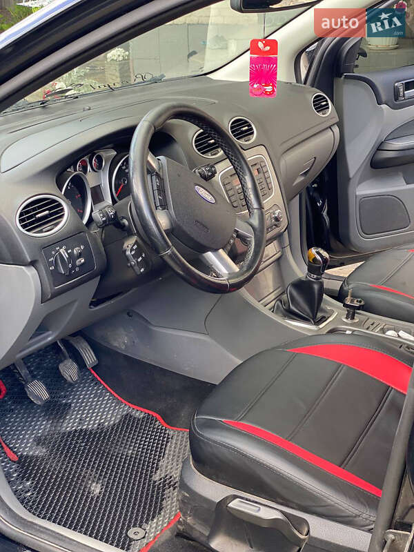 Хетчбек Ford Focus 2010 в Сокалі