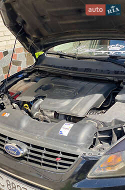 Хетчбек Ford Focus 2010 в 