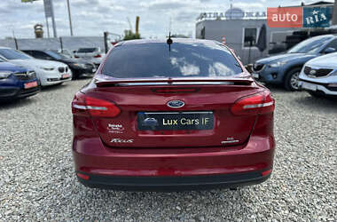 Седан Ford Focus 2015 в 