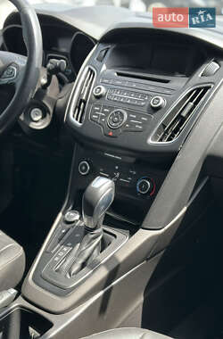 Седан Ford Focus 2015 в 
