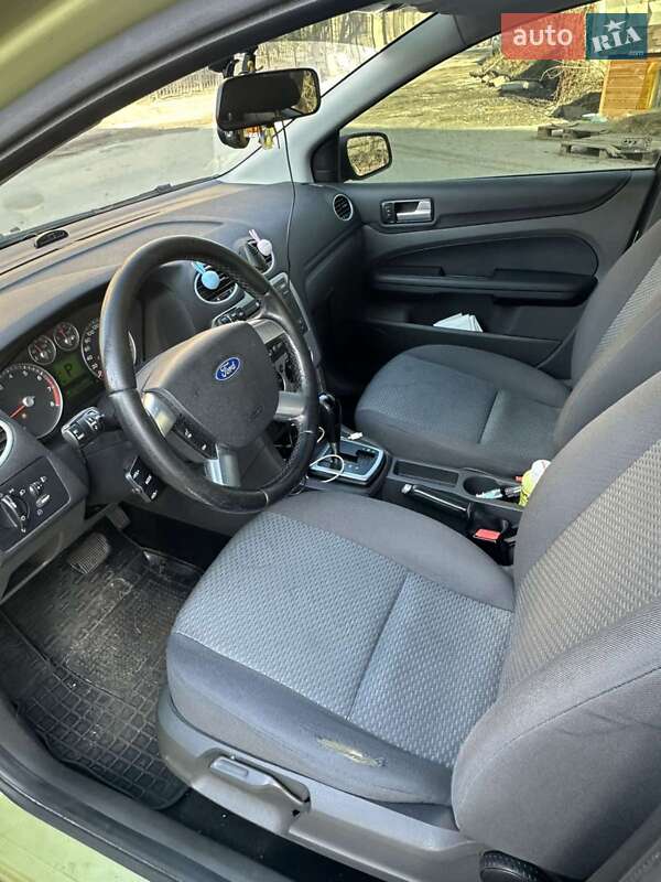 Хэтчбек Ford Focus 2005 в Киеве