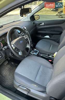 Хэтчбек Ford Focus 2005 в 