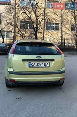 Хэтчбек Ford Focus 2005 в 