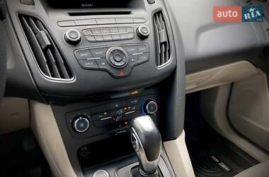 Седан Ford Focus 2016 в 