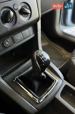 Хэтчбек Ford Focus 2005 в 