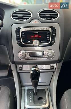 Хэтчбек Ford Focus 2009 в 