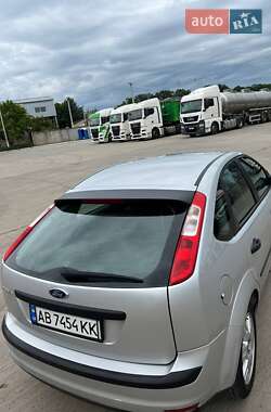 Хэтчбек Ford Focus 2007 в 