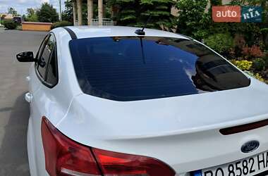 Седан Ford Focus 2017 в 