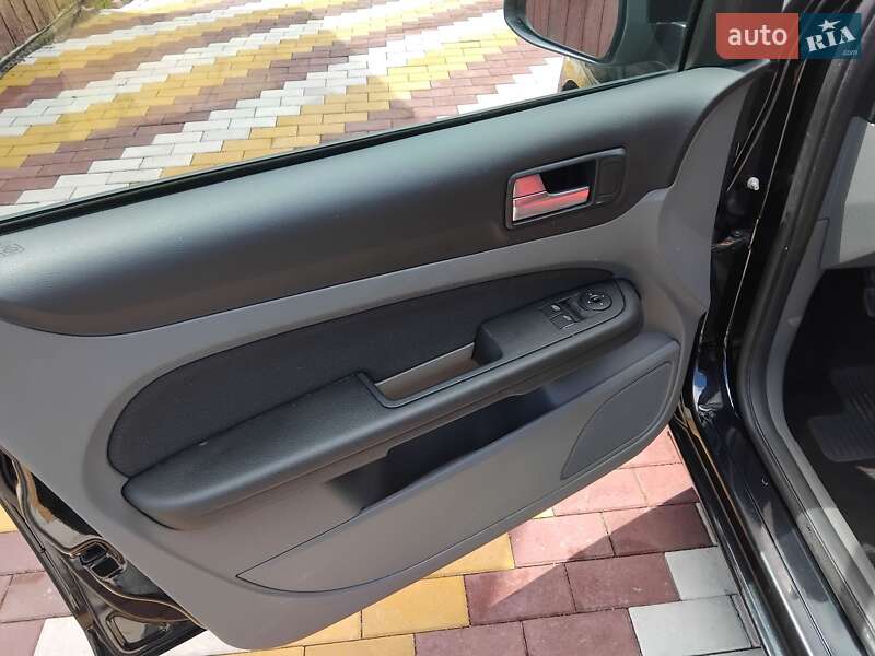 Универсал Ford Focus 2009 в Остроге