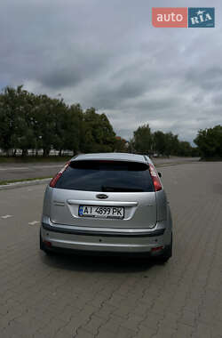 Хэтчбек Ford Focus 2005 в 