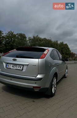 Хэтчбек Ford Focus 2005 в 