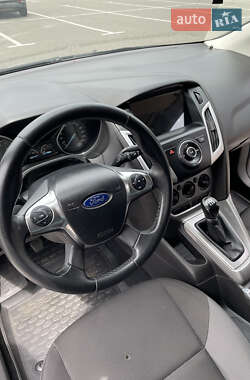 Хэтчбек Ford Focus 2013 в 