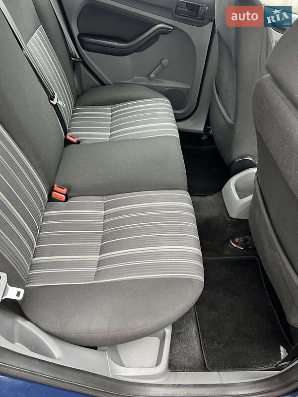 Хэтчбек Ford Focus 2011 в Киеве