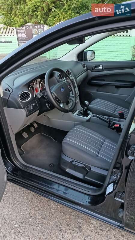 Хэтчбек Ford Focus 2008 в Дубно
