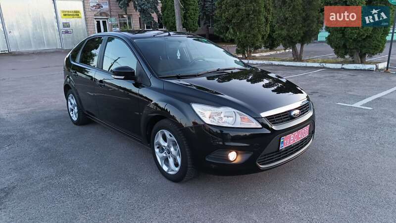 Хэтчбек Ford Focus 2008 в Дубно