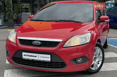 Хэтчбек Ford Focus 2010 в 