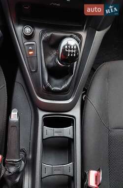 Хэтчбек Ford Focus 2015 в 
