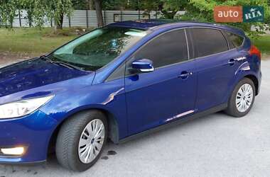Хэтчбек Ford Focus 2015 в 