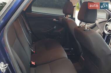 Хэтчбек Ford Focus 2015 в 
