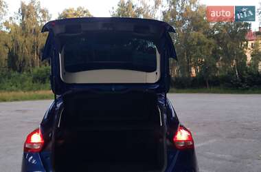 Хэтчбек Ford Focus 2015 в 