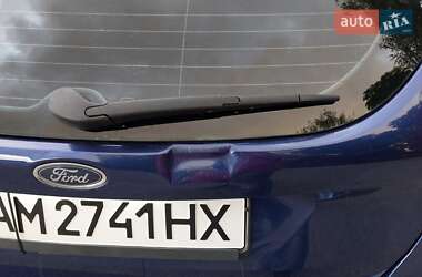 Хэтчбек Ford Focus 2015 в 