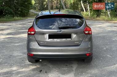 Хэтчбек Ford Focus 2015 в 
