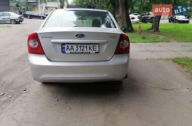 Седан Ford Focus 2010 в 