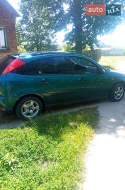 Хетчбек Ford Focus 2000 в 