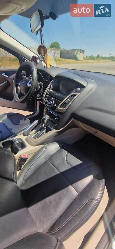 Седан Ford Focus 2012 в Южноукраинске