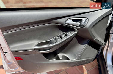 Хэтчбек Ford Focus 2017 в 
