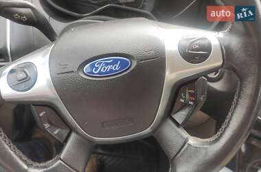 Хетчбек Ford Focus 2012 в 