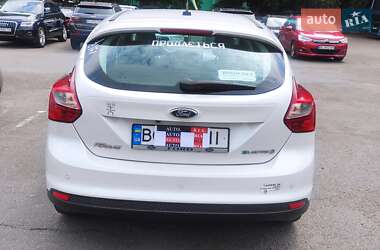 Хетчбек Ford Focus 2012 в 