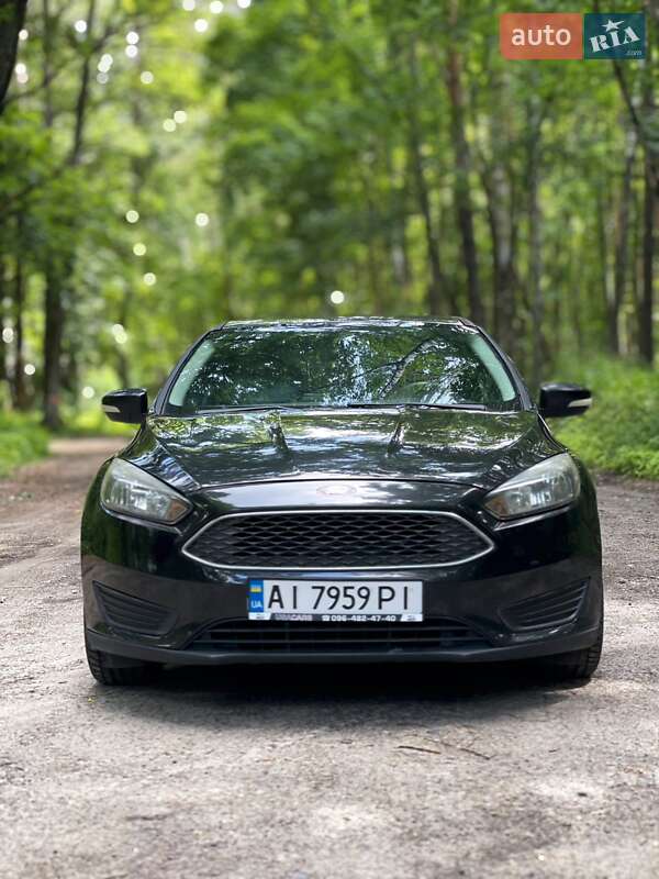 Седан Ford Focus 2015 в 