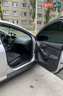 Седан Ford Focus 2015 в 