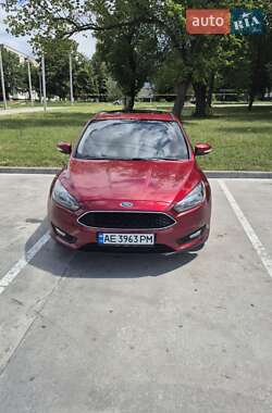 Хэтчбек Ford Focus 2015 в 