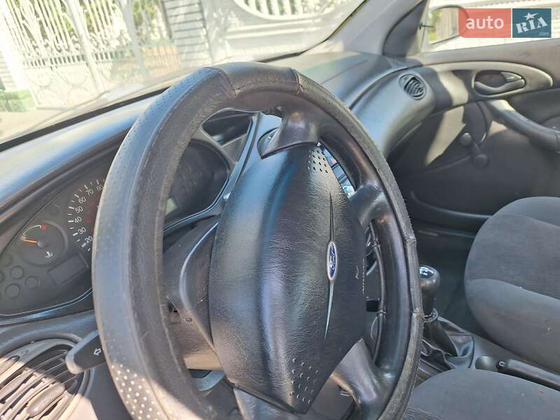 Седан Ford Focus 2002 в Черновцах
